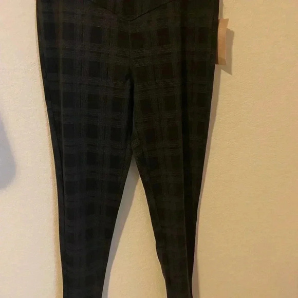 Hope & Harlow Black and Gray Check Mid Rise Ponte Pants Size M - Picture 7 of 13